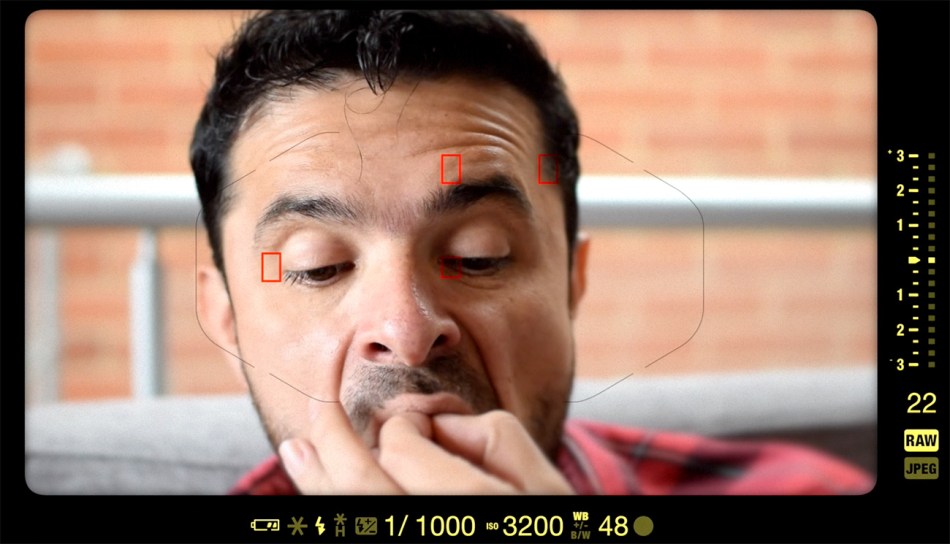 Diego Camargo en un ensayo de la serie web Todo el mundo lo hace