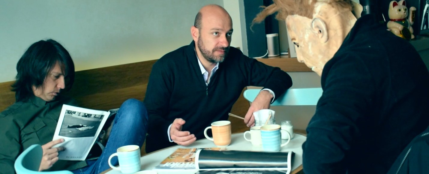 Todo el mundo lo hace, un still del segundo capítulo